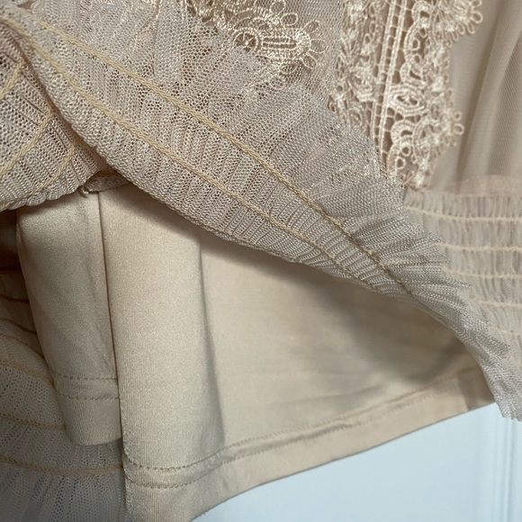 *NEW* Guess Dusty Pink Balloon Sleeve Top - Picture 4 of 5